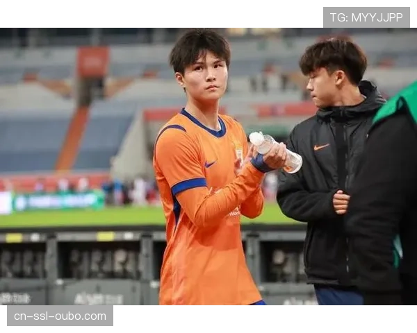 山东泰山陈泽仕长传调度制造门将失误 年轻球员担纲中场核心